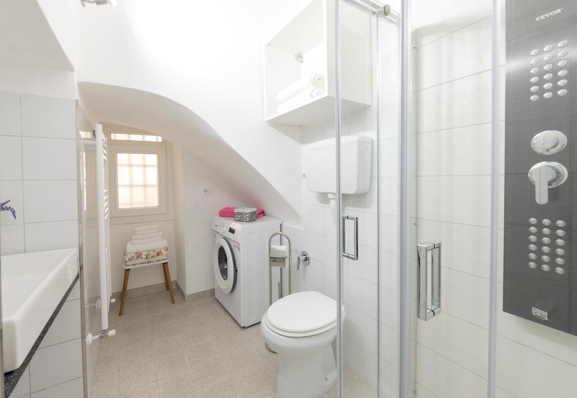Apartment Menotti House